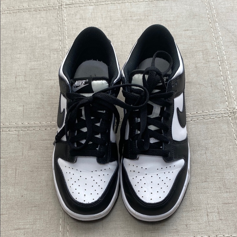 Nike Men's Black and White Sneakers